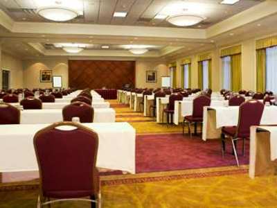 Doubletree By Hilton Atlanta Airport College Park