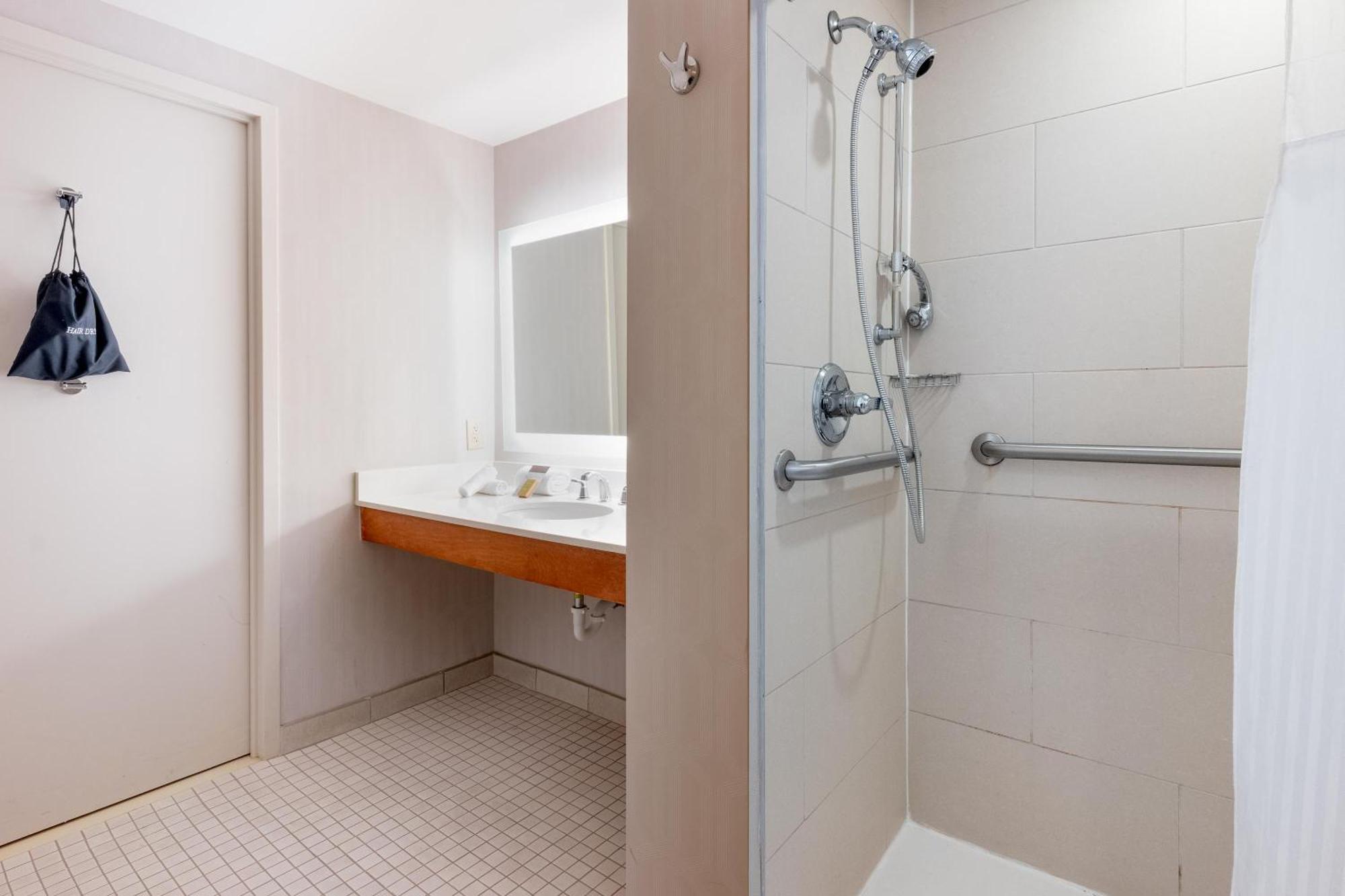 Hotel Doubletree By Hilton Atlanta Airport College Park