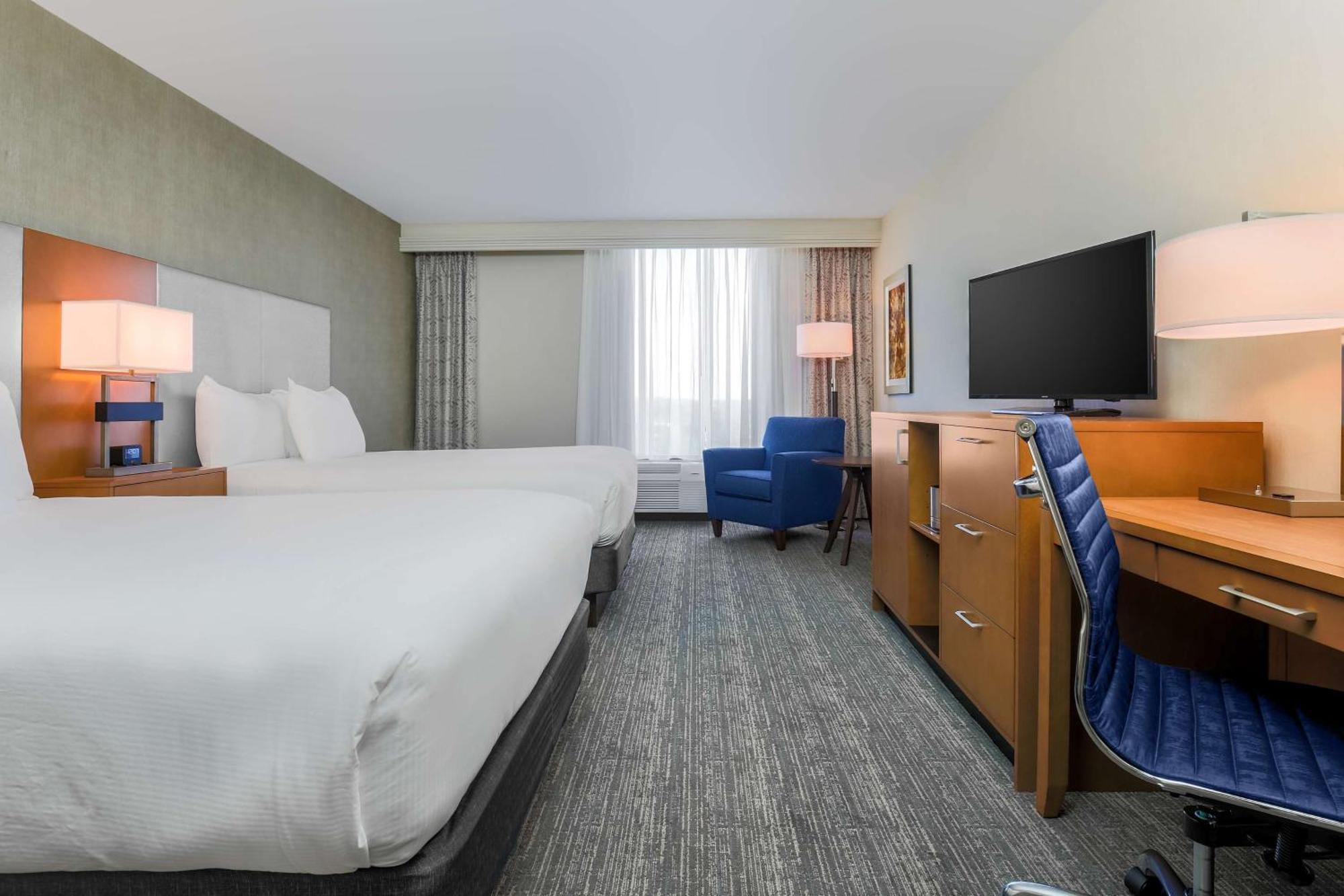 Doubletree By Hilton Atlanta Airport Hotel College Park