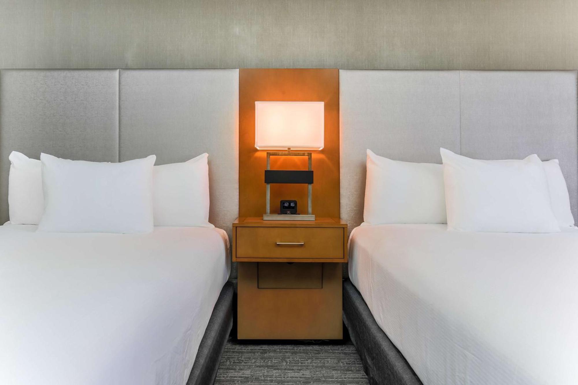 Doubletree By Hilton Atlanta Airport Hotel