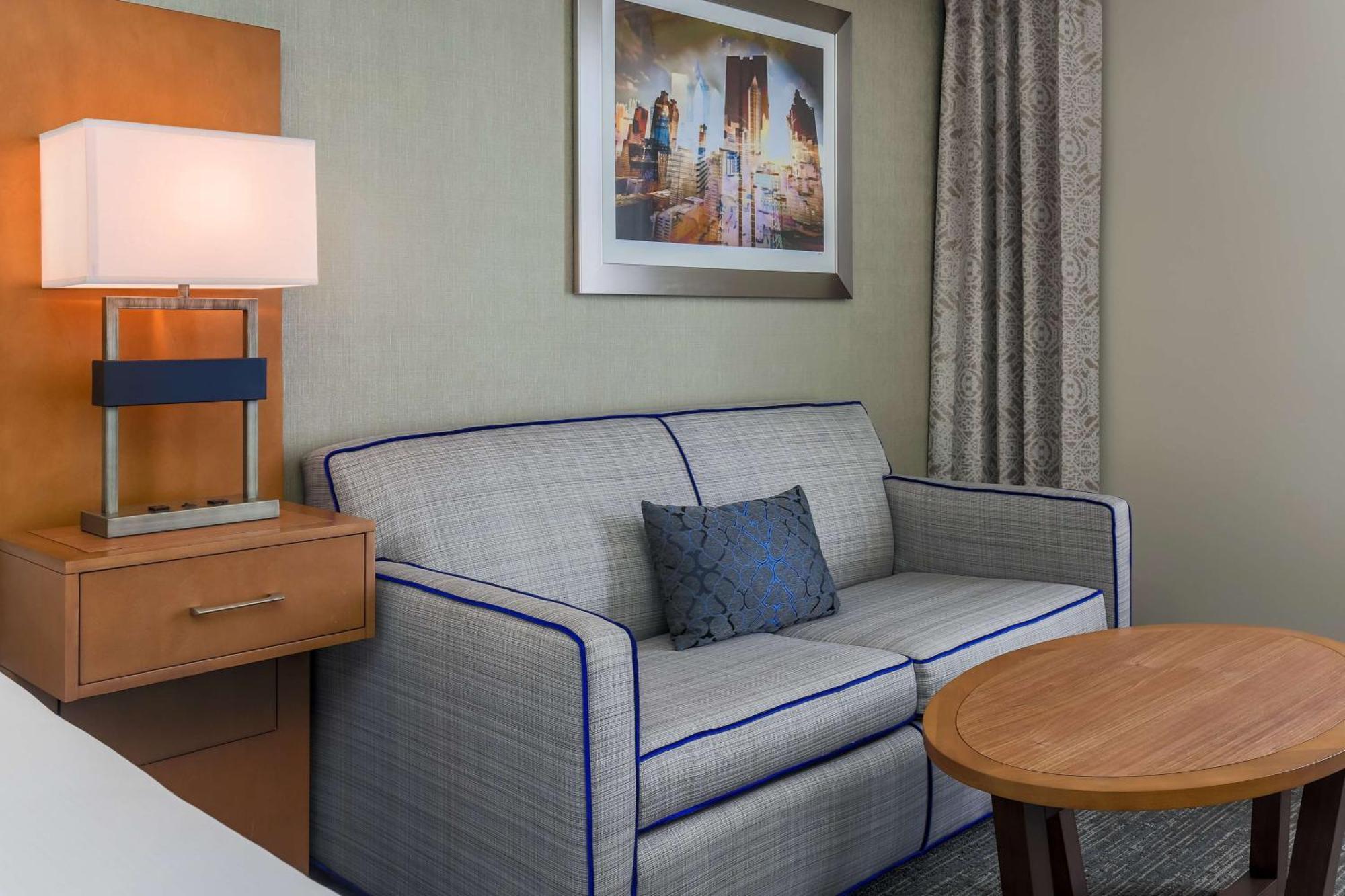 Hotel Doubletree By Hilton Atlanta Airport 3*