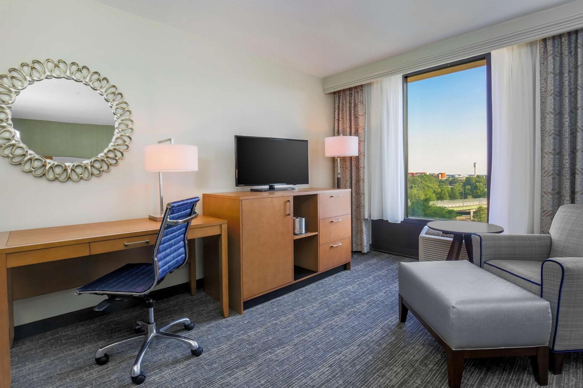 Doubletree By Hilton Atlanta Airport Hotel 3*