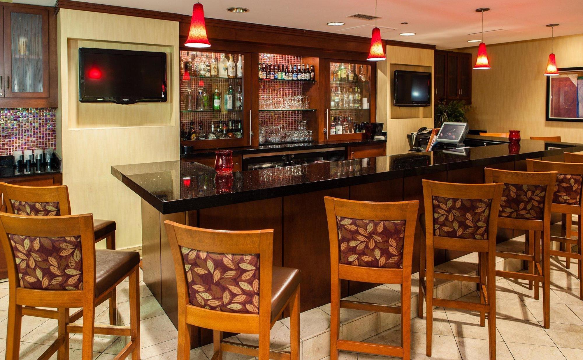 Doubletree By Hilton Atlanta Airport Hotel 3*
