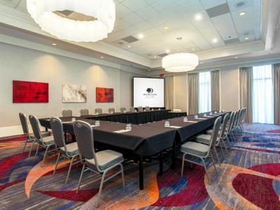 Doubletree By Hilton Atlanta Airport Hotel College Park