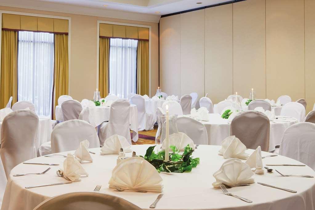 Doubletree By Hilton Atlanta Airport