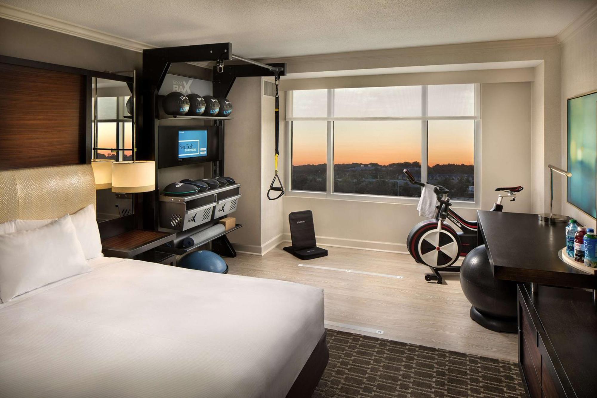 Hotel Doubletree By Hilton Atlanta Airport 3*