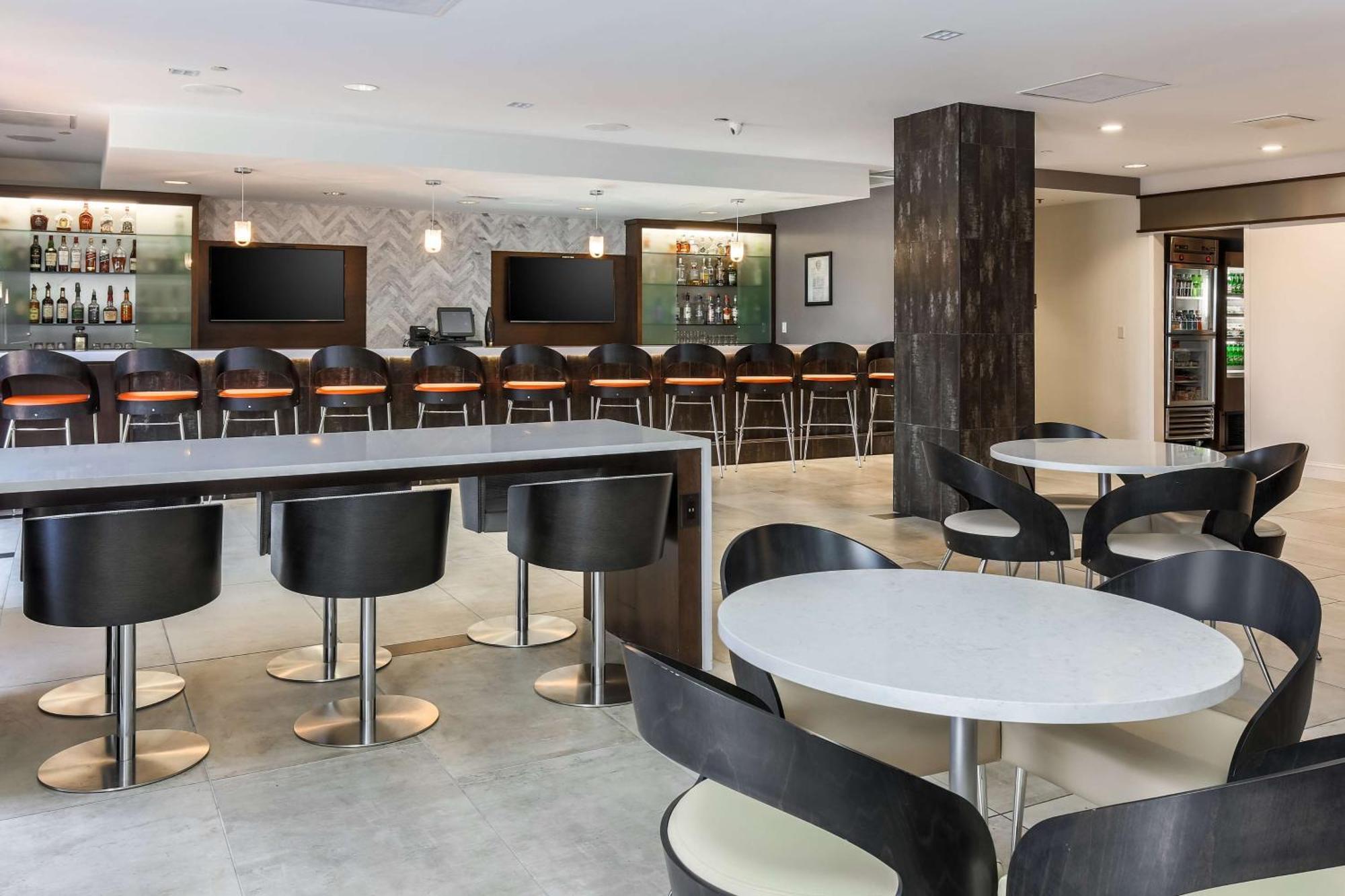Doubletree By Hilton Atlanta Airport 3* College Park