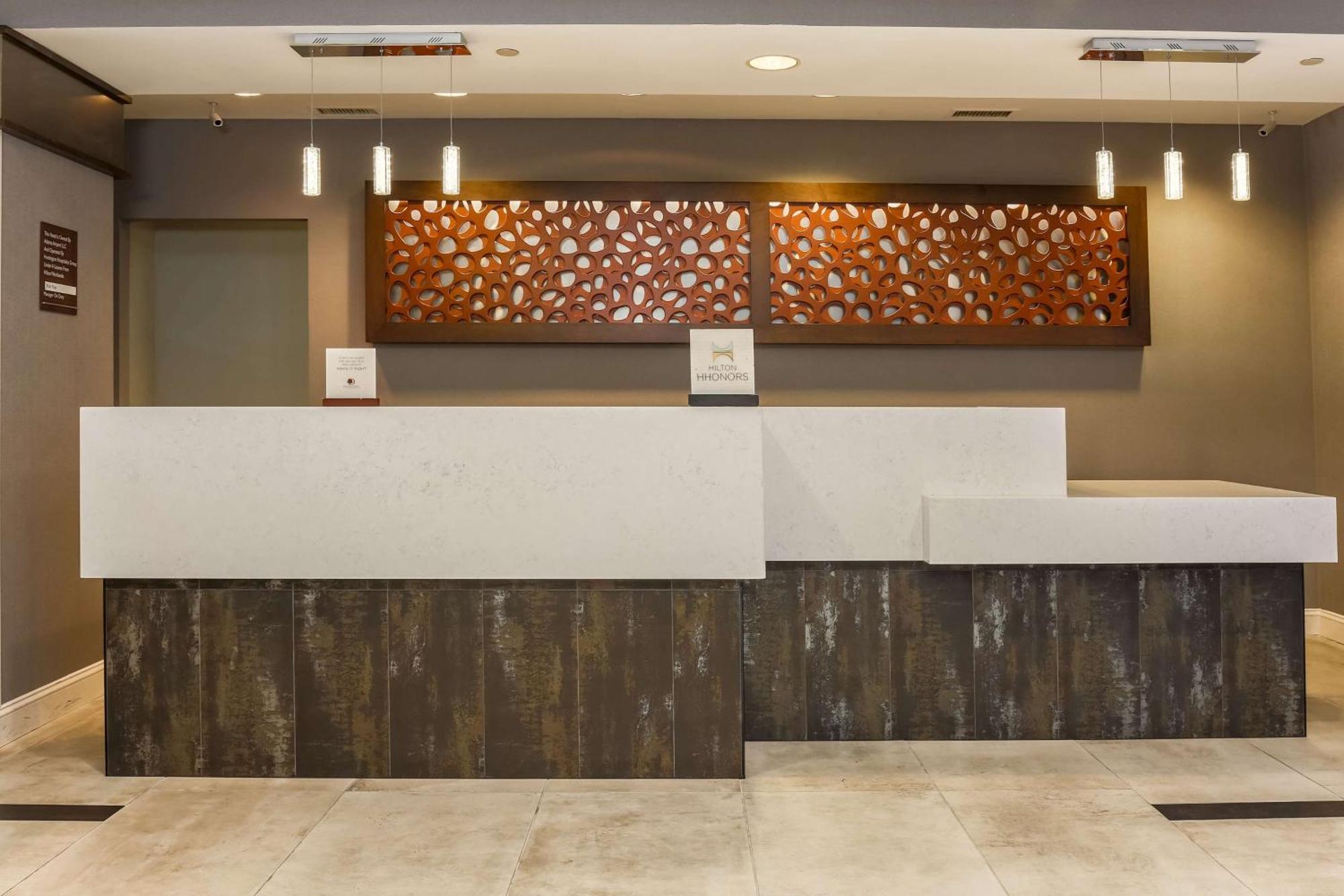 Doubletree By Hilton Atlanta Airport 3*