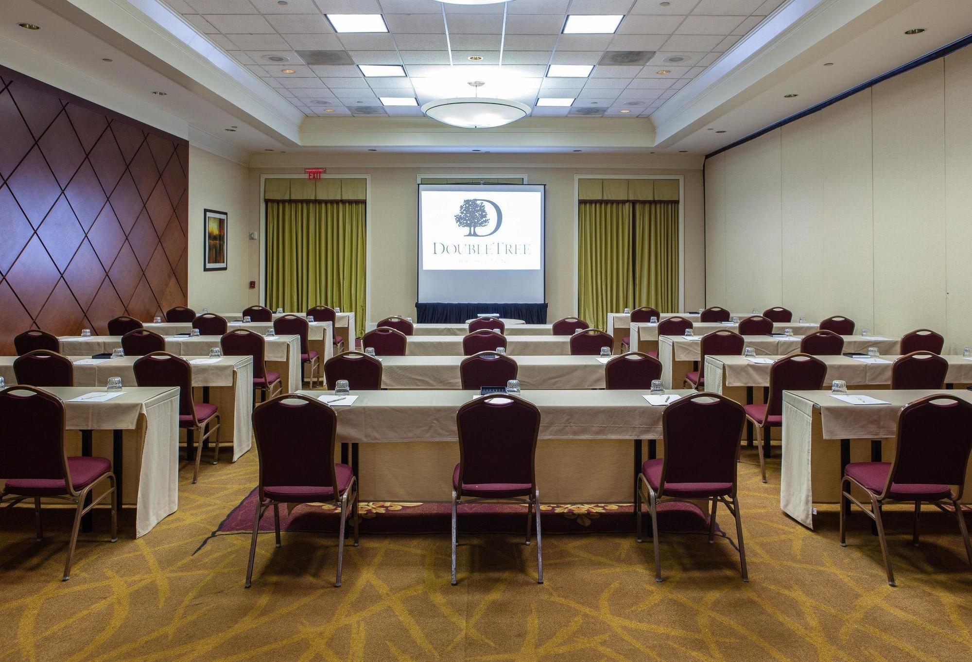 Doubletree By Hilton Atlanta Airport Hotel College Park