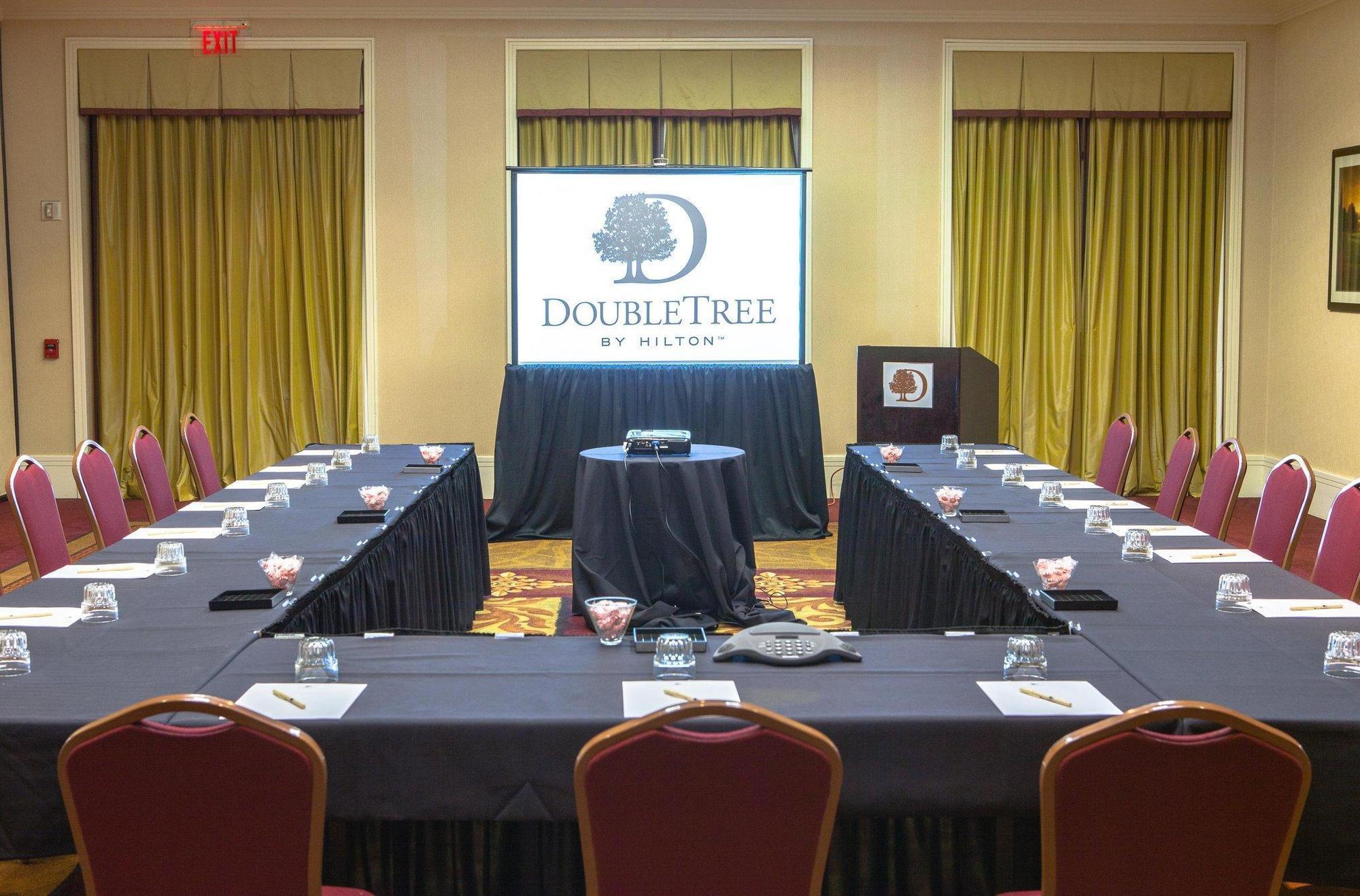Doubletree By Hilton Atlanta Airport Hotel 3*
